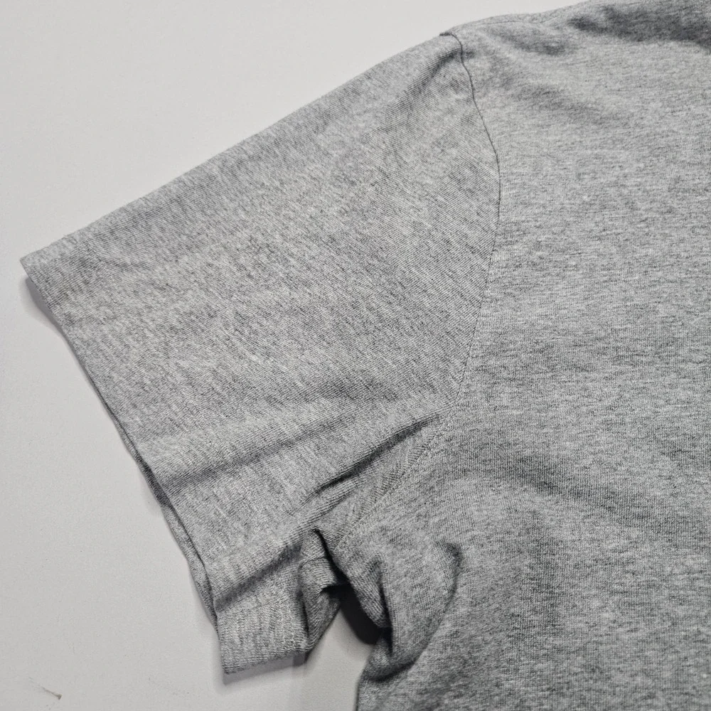 Banana Republic T-Shirt Mens Large Tall Gray Pride Rainbow Pocket Graphic Cotton